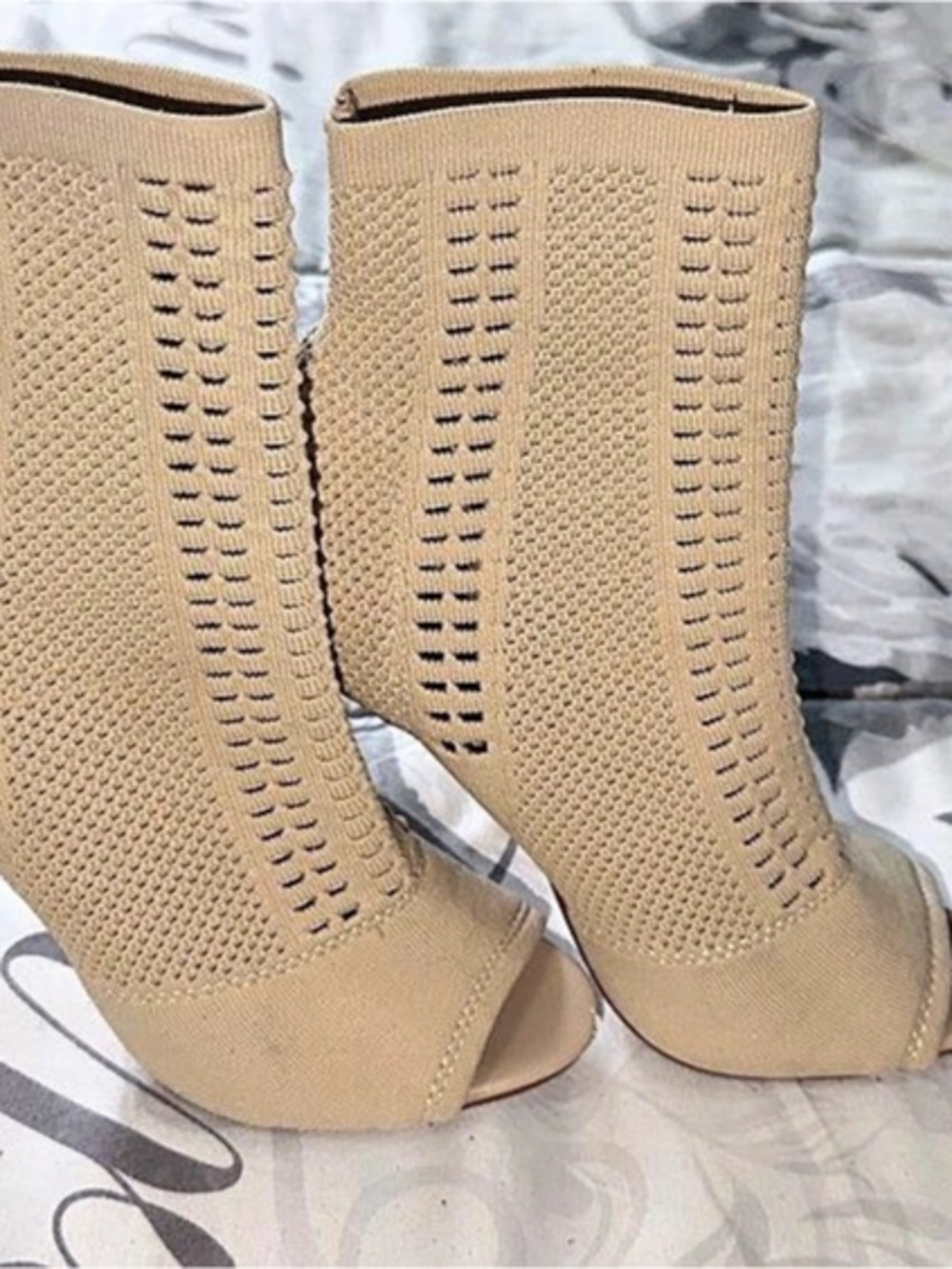Candie's Peep Toe Knit Heels in Beige US 6M